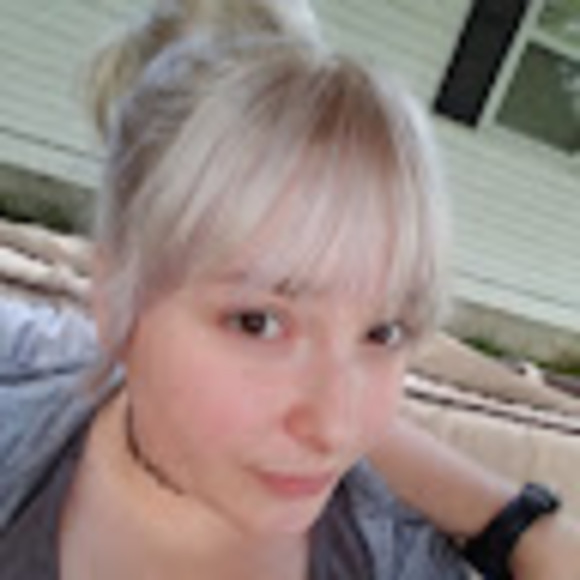 Meet your Posher, Cait - Picture 1 of 1